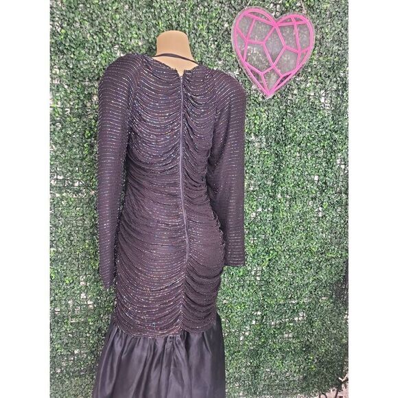 Metamorphosis Vintage gown - Picture 8 of 11